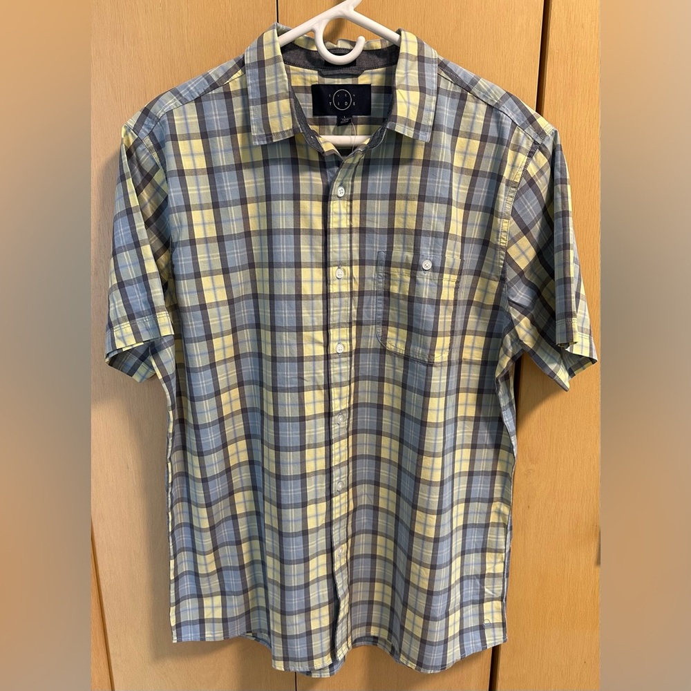 NWOT - Men’s Lightweight Casual Summer Shirt